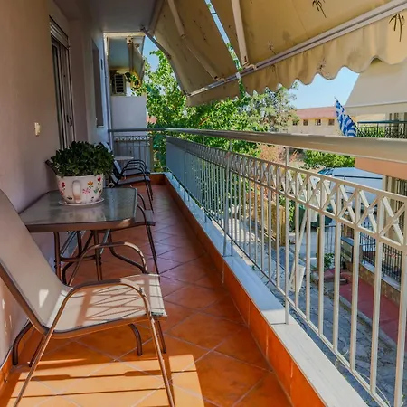 The Perfect 2 سالونيك